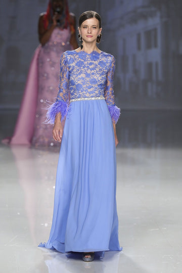 ABITO ANA TORRES CON PIZZO E PIUME